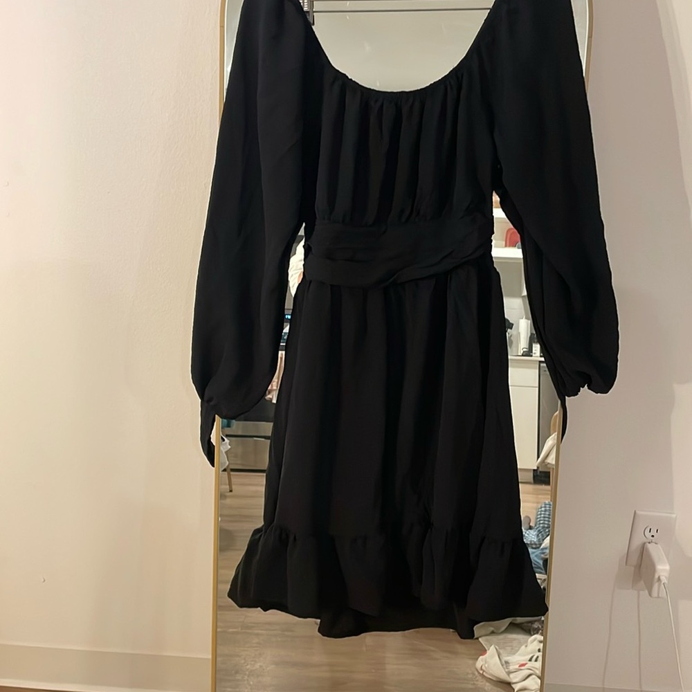Long sleeve Amazon dress only worn once
